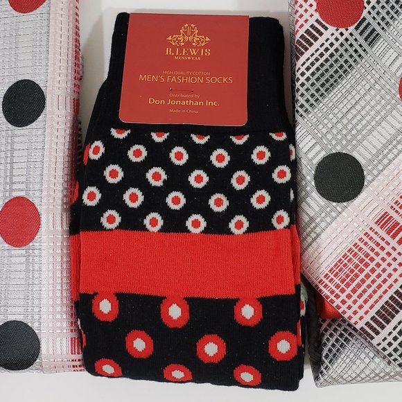 Robert Lewis Red Neck Tie Hanky Socks Box 3 Set - Picture 4 of 8